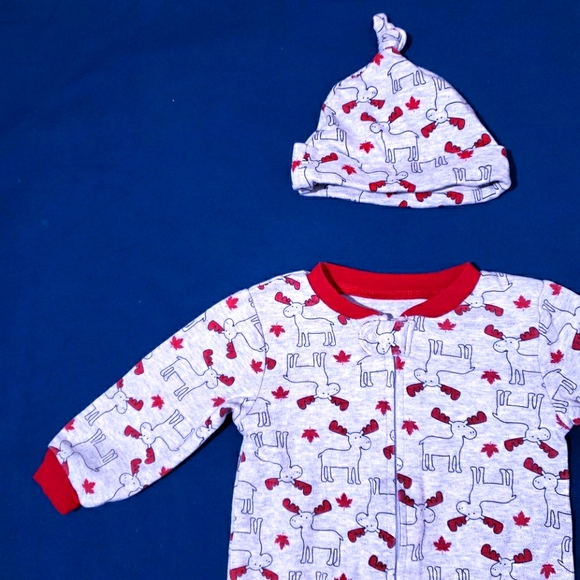 6-9M Moose Canadian Onesie | Red & Grey with Hat - Picture 1 of 4